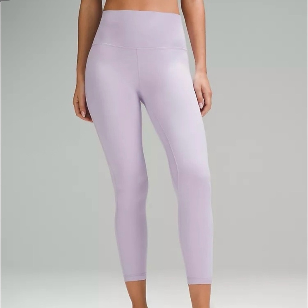 Lululemon Align High-Rise Pant Leggings 25"
Lilac Size 6 Lined LW5FBUS